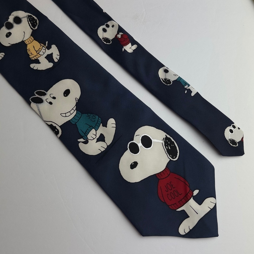 Peanuts Joe Cool Snoopy Navy Blue 100% Silk Necktie Made in USA Vintage Classic